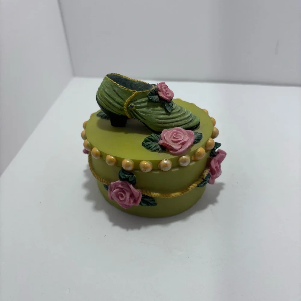 Whimsical‎ Green and Pink Floral Heels container.